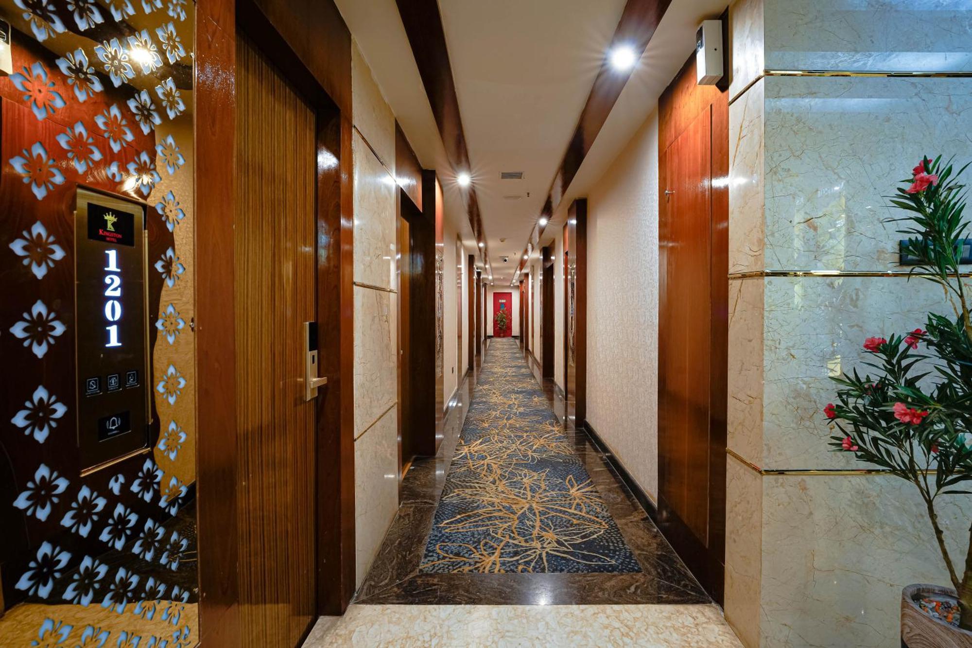 Kingston Hotel Бенґалуру Екстер'єр фото